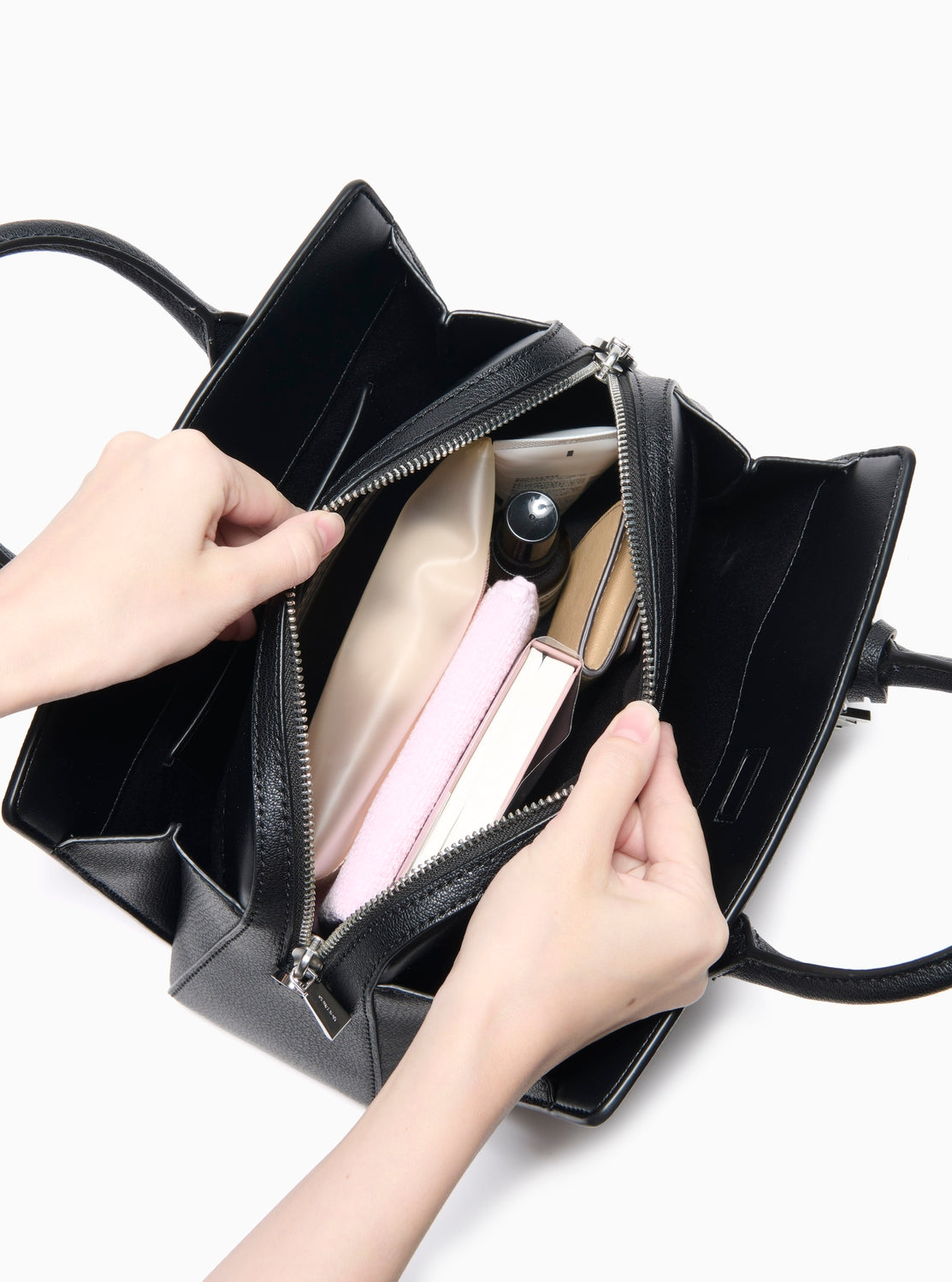 専用　　スモール LAILA ぺブルレザー サッチェル スモール