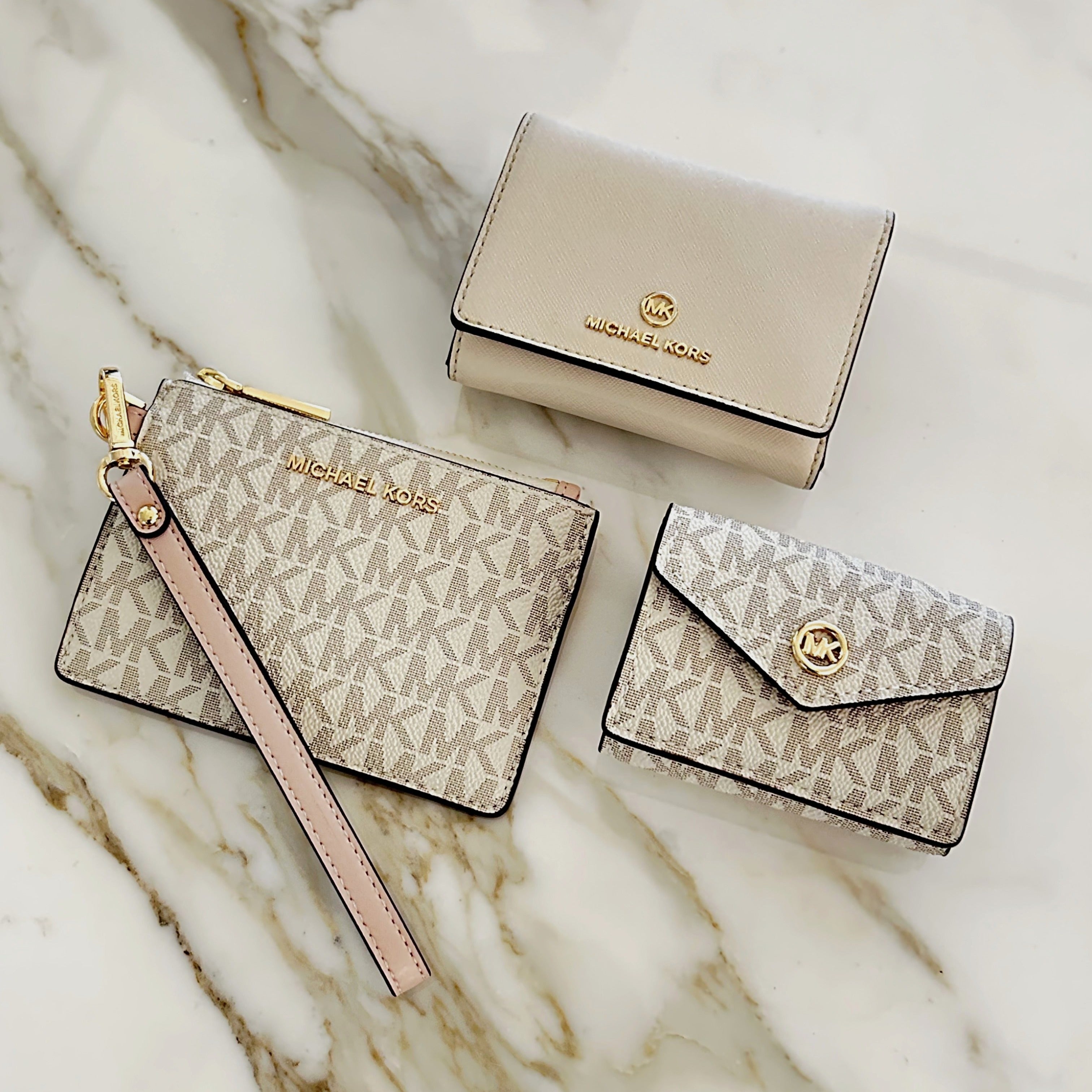GIFT GUIDE